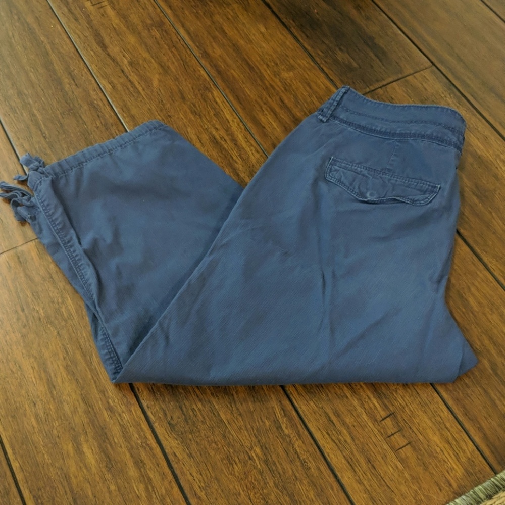 Loft capris - Picture 2 of 5